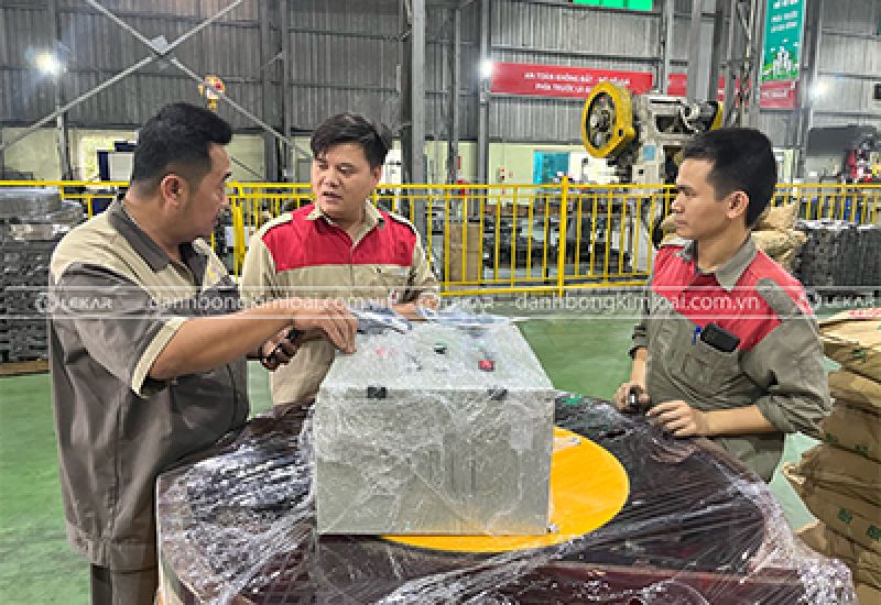 Lắp đặt và bàn giao máy xóc rung LEKAR làm sạch phụ kiện đồ gia dụng inox tại Hà Nam 