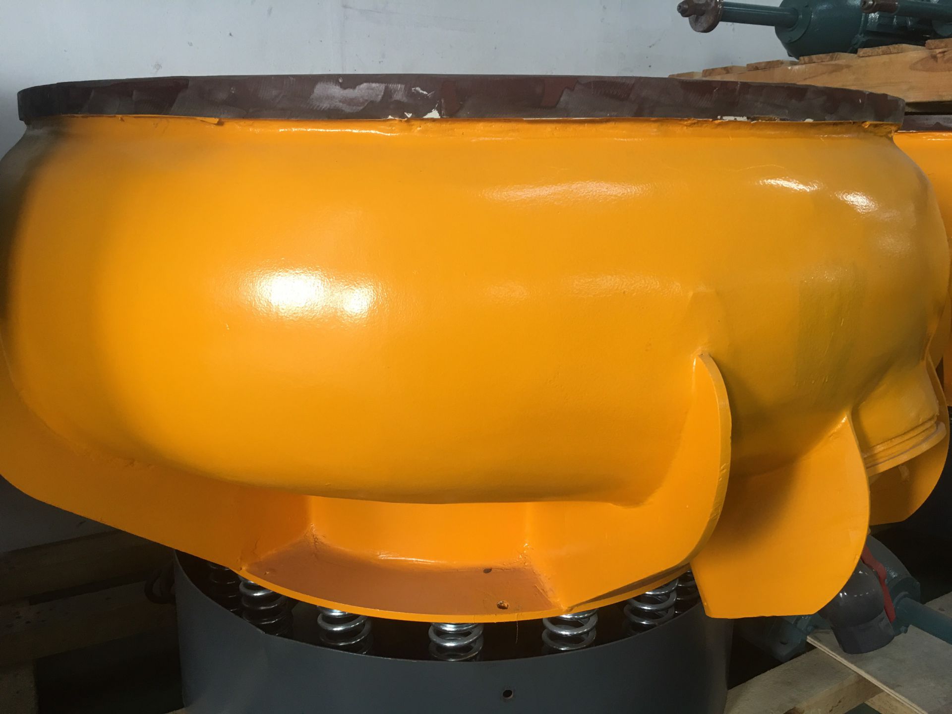 kiểm tra máy đánh bóng rung kim loại