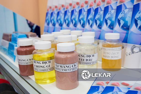 chat-tay-rua-be-mat-kim-loai chất tẩy rửa bề mặt kim loại