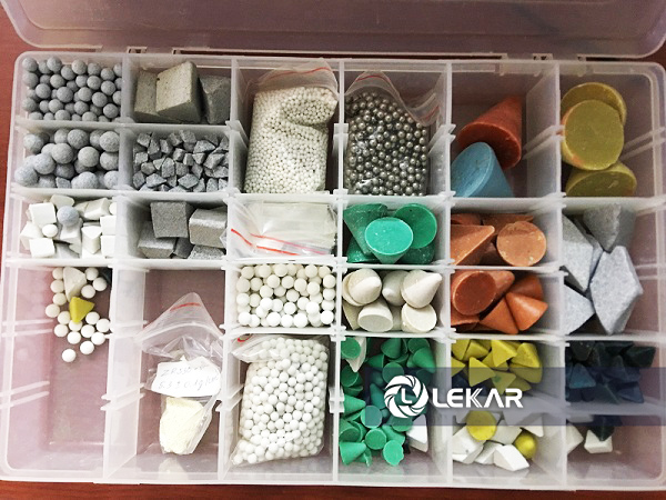 đá đánh bóng rung