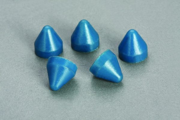 Đá nhựa hình nón màu xanh nước biển
