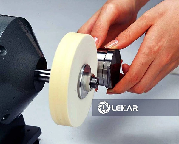 Thiết bị đánh bóng inox