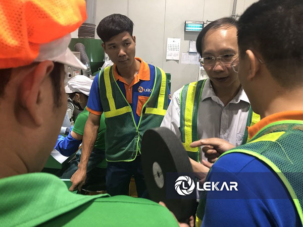đánh bóng kim loại