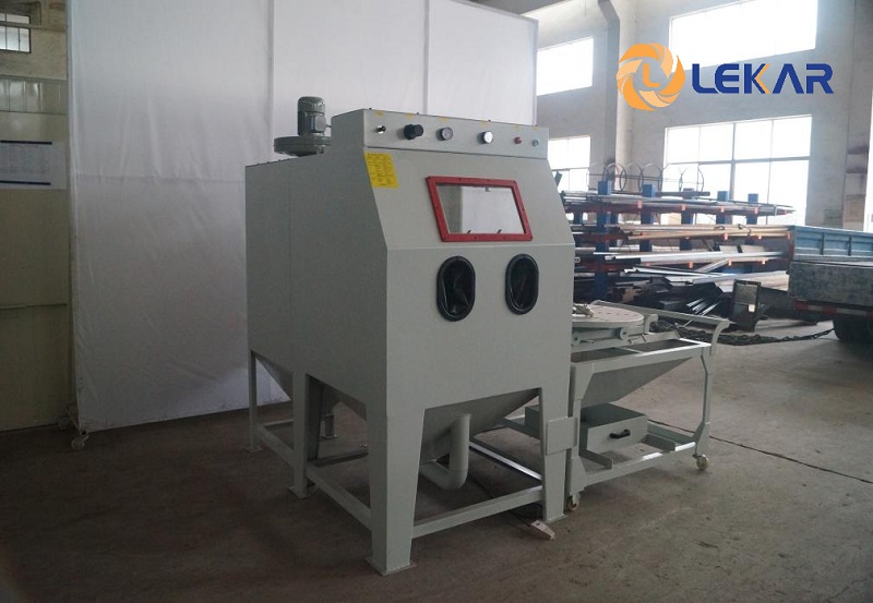 Máy phun cát tuần hoàn chuyên dụng cho sản phẩm khuôn cỡ lớn