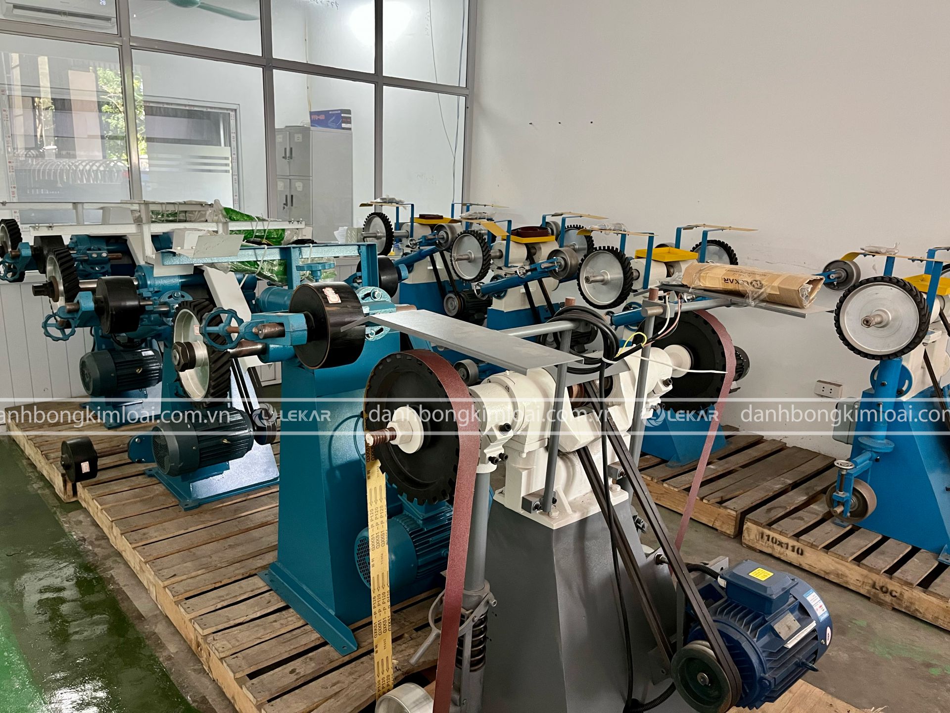 may-xu-ly-be-mat-kim-loai-tai-can-tho1_1