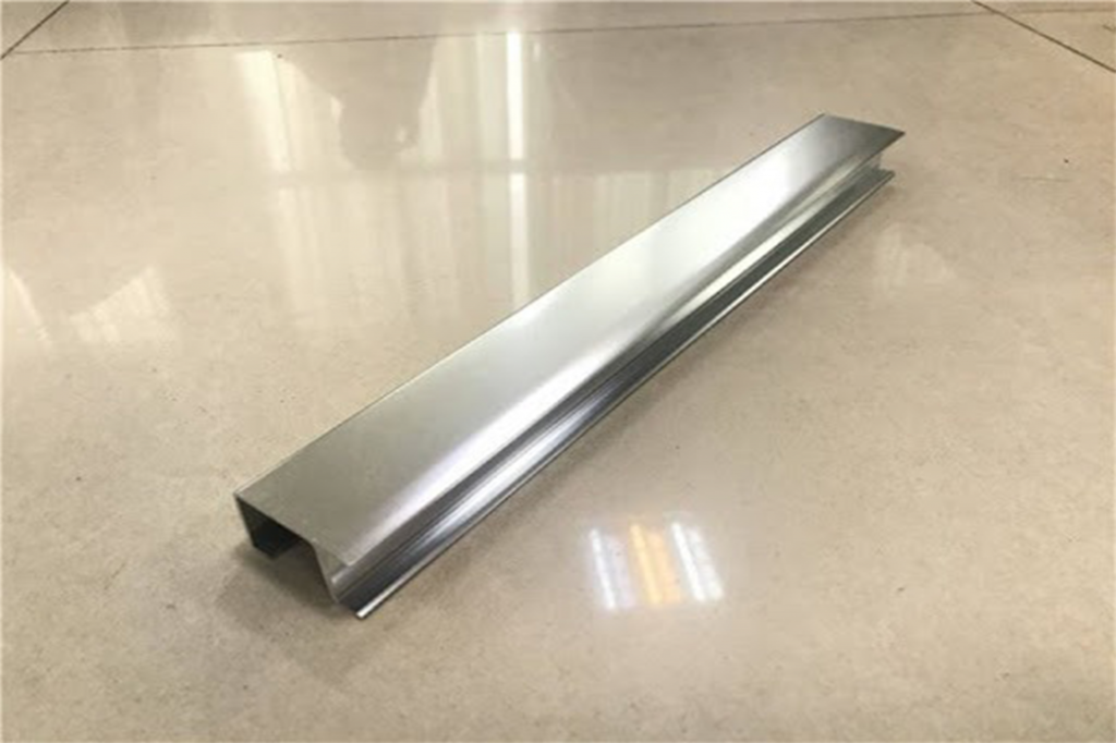 Bề mặt kim loại nhôm sau khi xử lý bằng giấy nhám