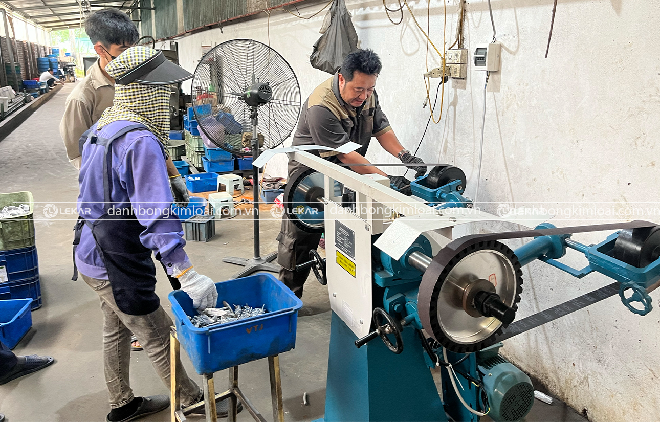 xu-ly-be-mat-go-ha-noi3