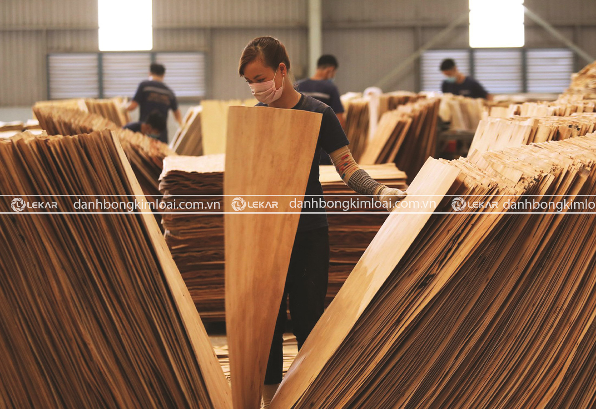 xu-ly-be-mat-go-tai-hai-duong1