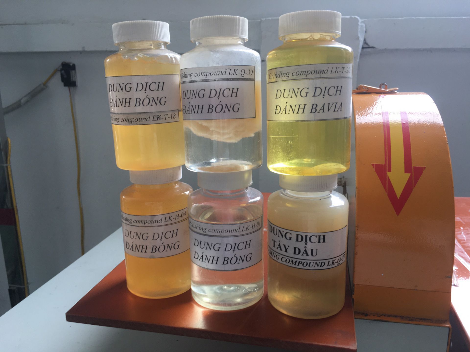 Dung dịch đánh bóng kim loại