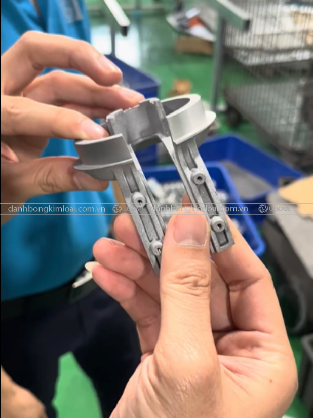 Sản phẩm sau khi được đánh bóng bằng cát phun công nghiệp của LEKAR Sản phẩm sau khi được đánh bóng bằng cát phun công nghiệp của LEKAR