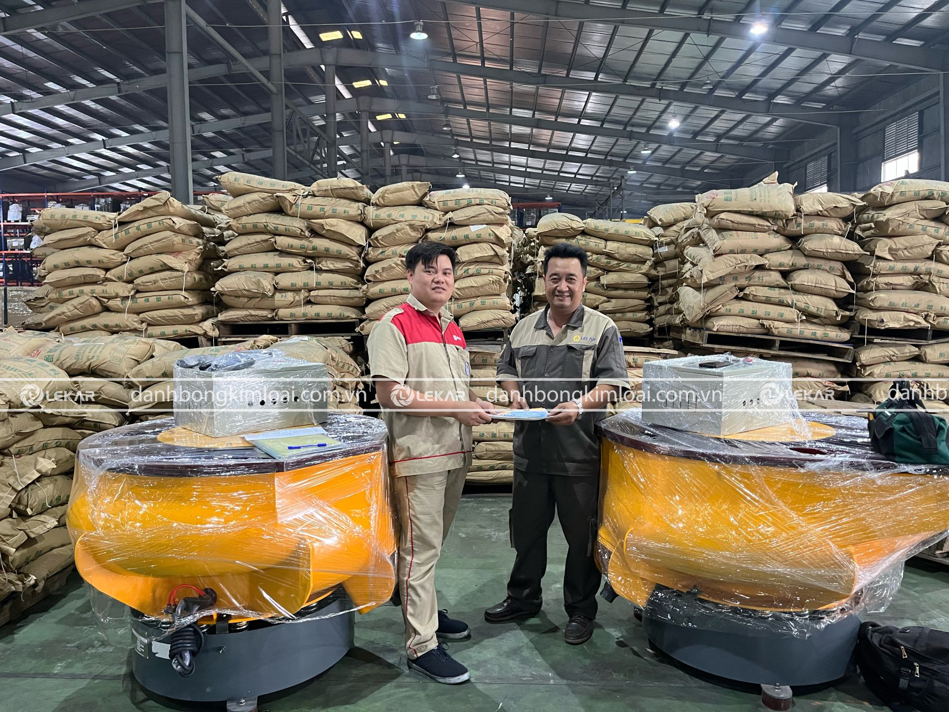 2. Vì sao nên chọn LEKAR khi mua máy đánh bóng rung 3 chiều?