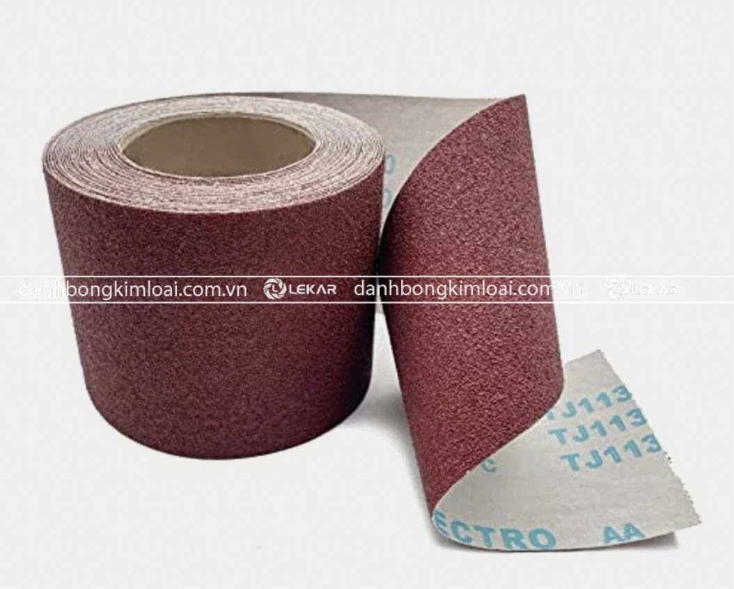 Fine sandpaper for metal polishing in roll form