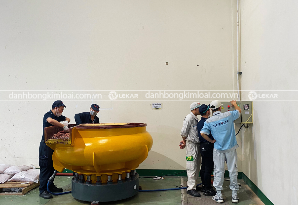 Các bước hướng dẫn bảo trì máy đánh bóng rung 3 chiều chi tiết Các bước hướng dẫn bảo trì máy đánh bóng rung 3 chiều chi tiết