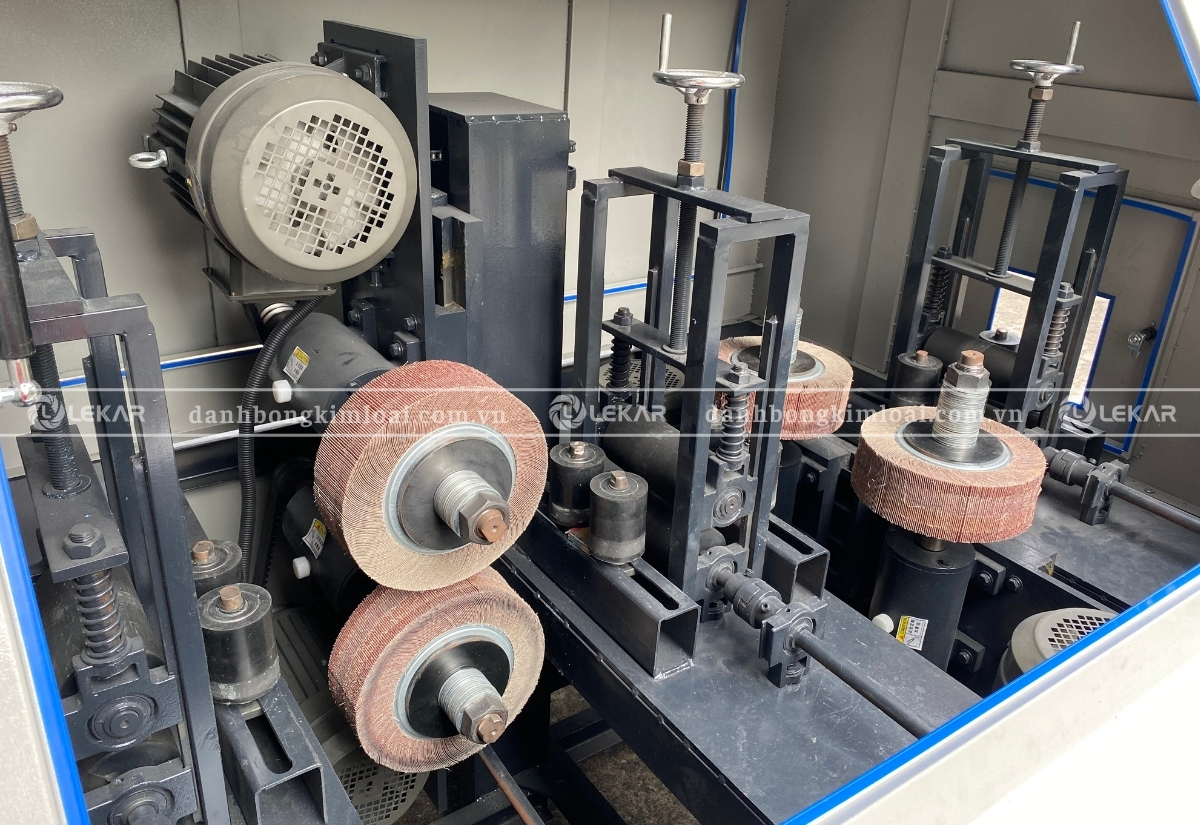 cấu tạo máy đánh bóng ống vuông thẳng 4 đầu mài