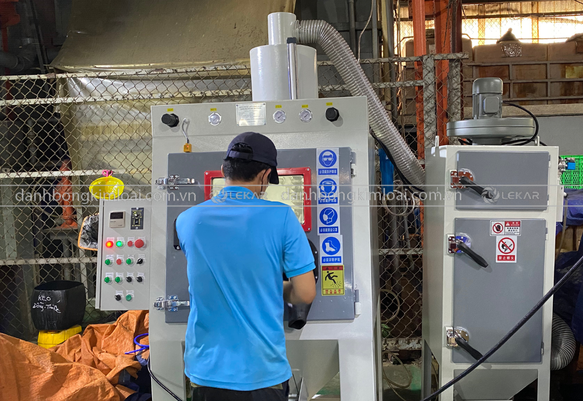 Ứng dụng phun cát trong xử lý bề mặt Ứng dụng phun cát trong xử lý bề mặt