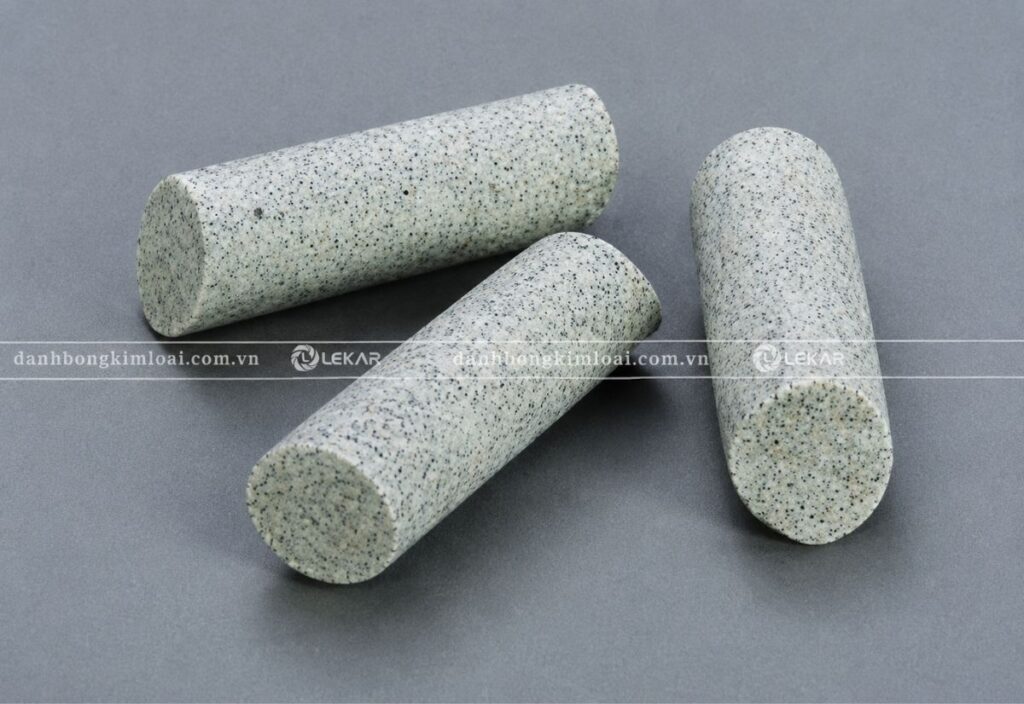Chọn độ cứng và cỡ hạt đá mài ceramic để đánh bavia nhanh mà không sứt cạnh